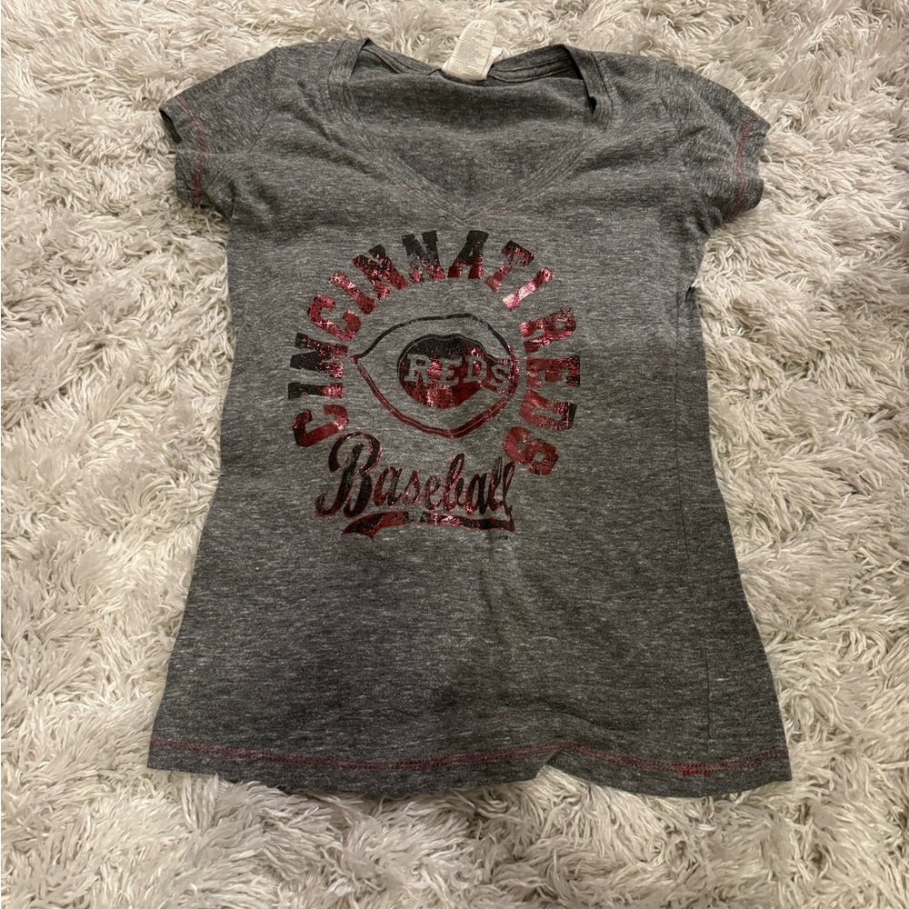 Cincinnati Reds Baseball Shirt Size Small